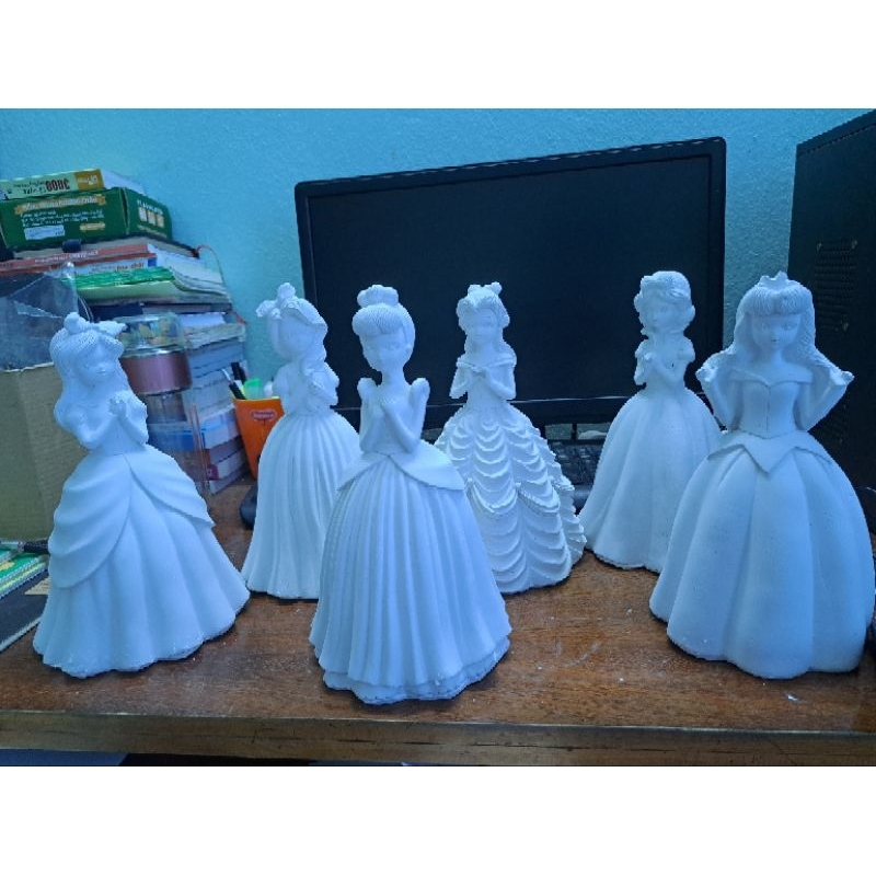 Tượng thạch cao tô màu set công chúa DisNey kèm màu cọ kích thước cao 24cm rộng 12cm