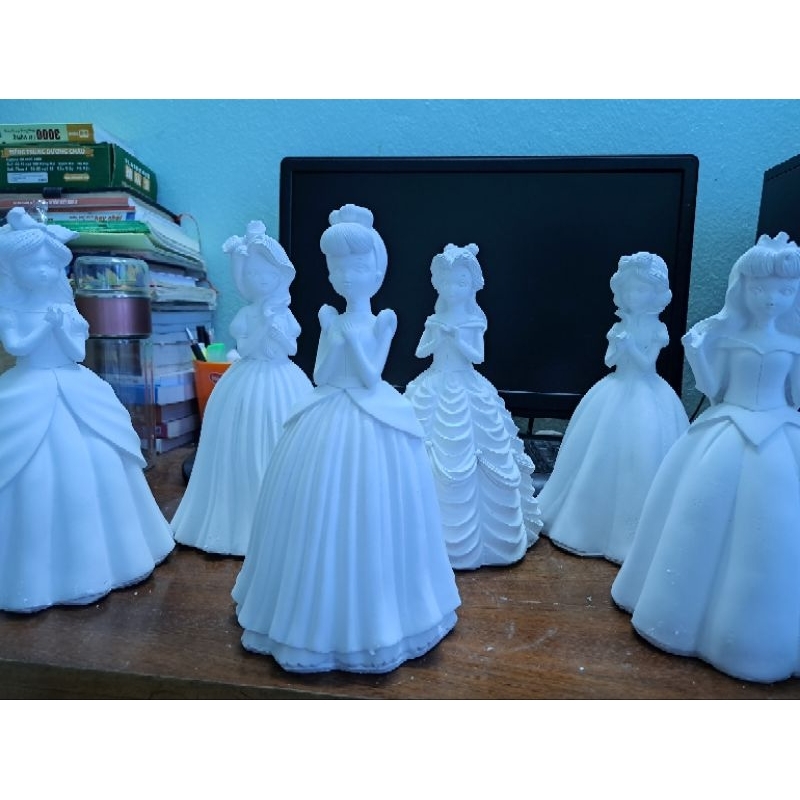Tượng thạch cao tô màu set công chúa DisNey kèm màu cọ kích thước cao 24cm rộng 12cm