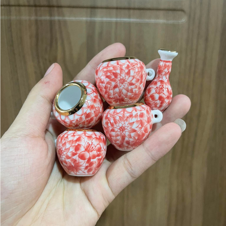 Cóng sứ khuyên,hút mật hàng Bát Tràng mẫu vẽ tay ,miệng kẻ vàng gắn sẵn Tai 1.2 cho Lồng khuyên
