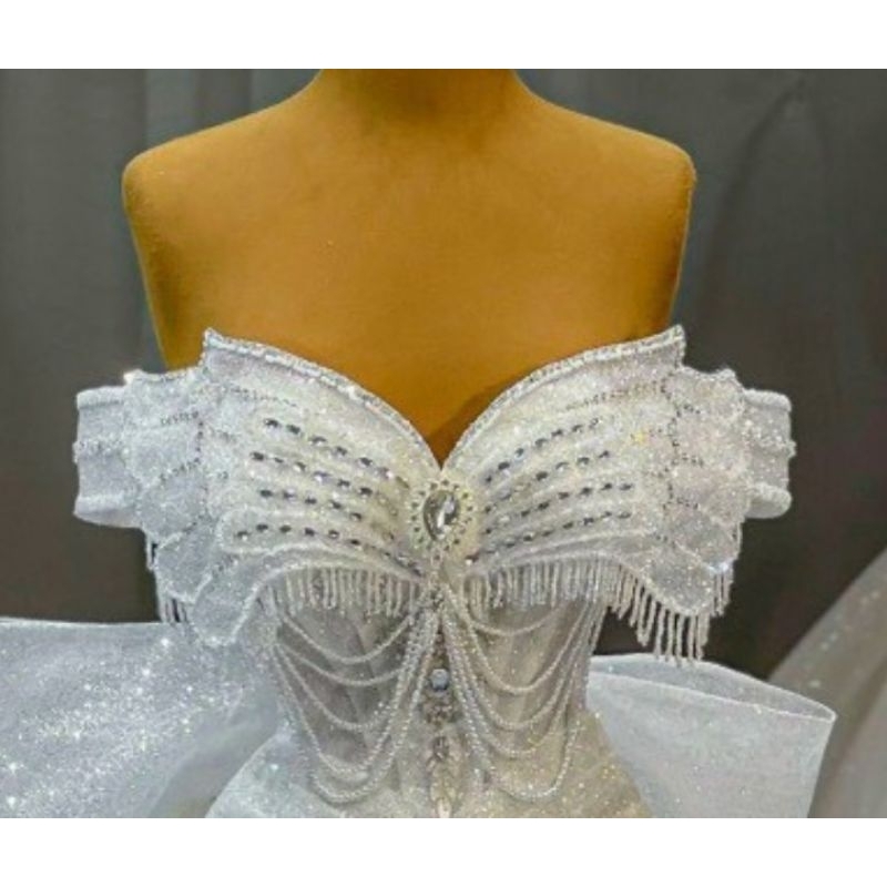 Đuôi nơ kim tuyến lấp lánh trang trí váy cưới đầm tiệc tạo kiểu