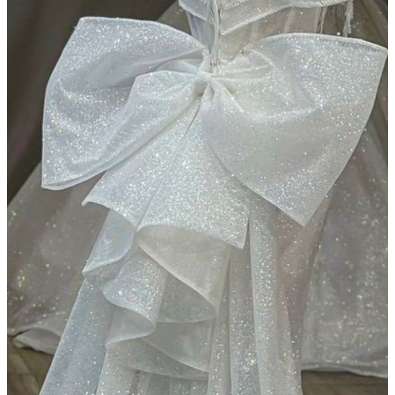 Đuôi nơ kim tuyến lấp lánh trang trí váy cưới đầm tiệc tạo kiểu