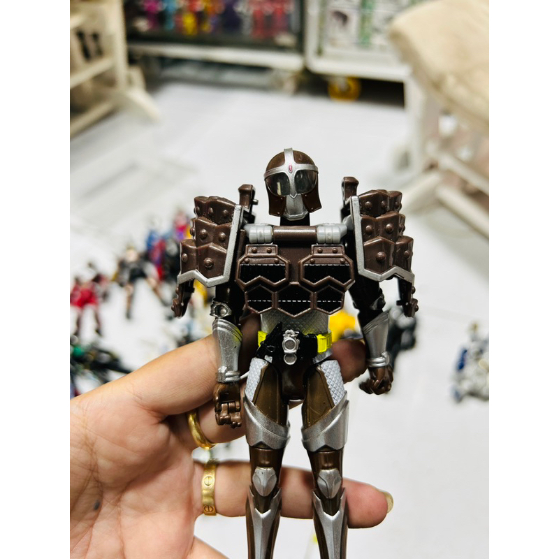 Mô hình Action figure KAMEN RIDER GAIM AC09 KAMEN RIDER KUROKAGE MATSUBOKKURI ARMS