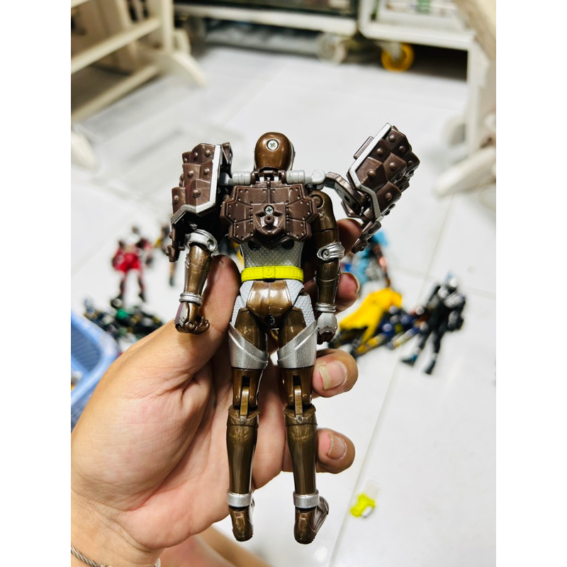 Mô hình Action figure KAMEN RIDER GAIM AC09 KAMEN RIDER KUROKAGE MATSUBOKKURI ARMS