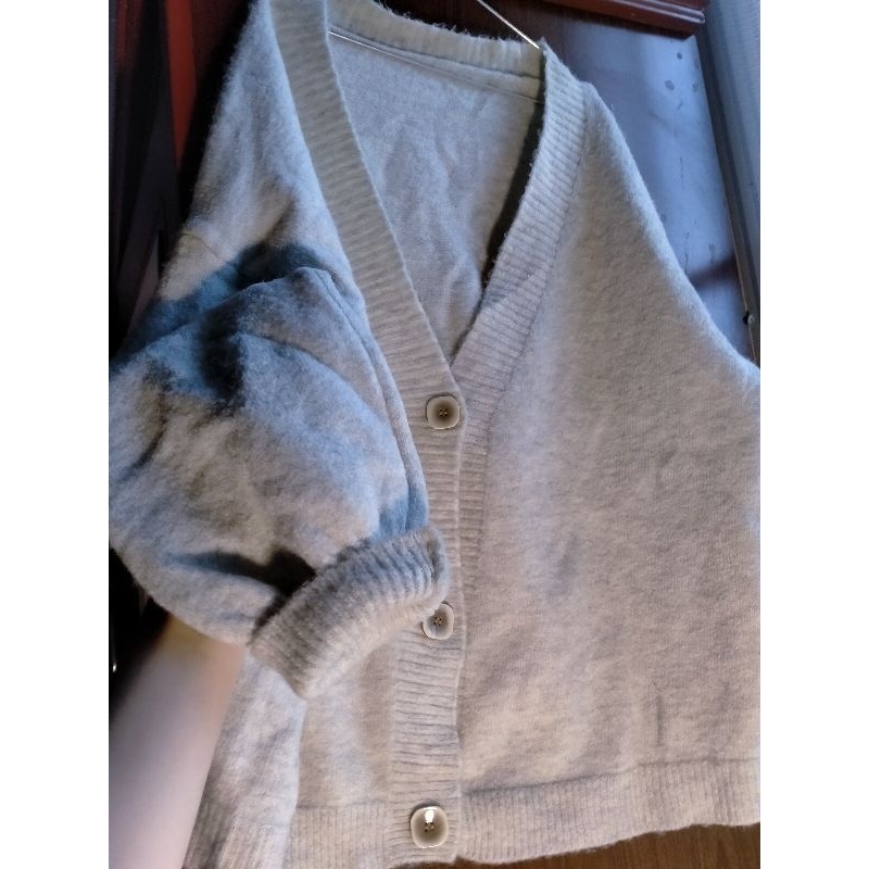 Áo khoác len cdg xám trắng  tặng cham cài áo  sz M TO giá chỉ áp dụng đến 1/11