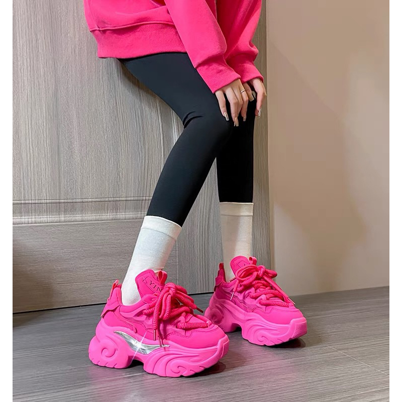 Siêu phẩm giày sneaker 2023