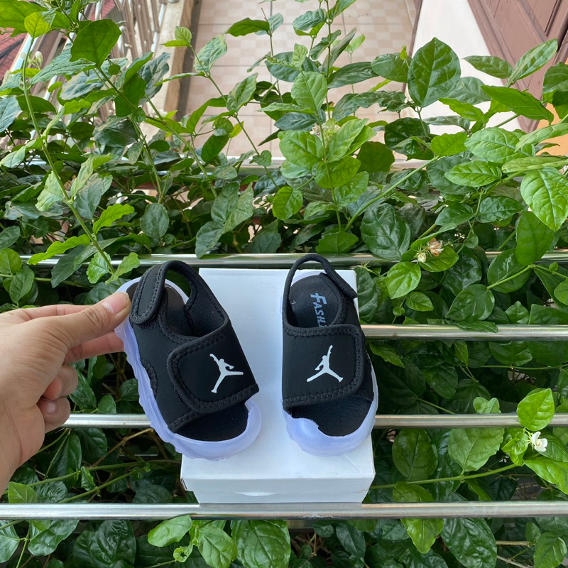 Dép Sandal Quảng Châu cao cấp có đèn cho bé trai bé gái 8021