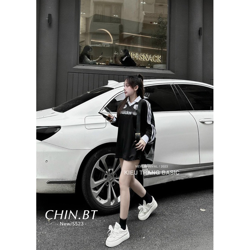 Áo tay dài hoạ tiết viền sọc cổ sơ mi