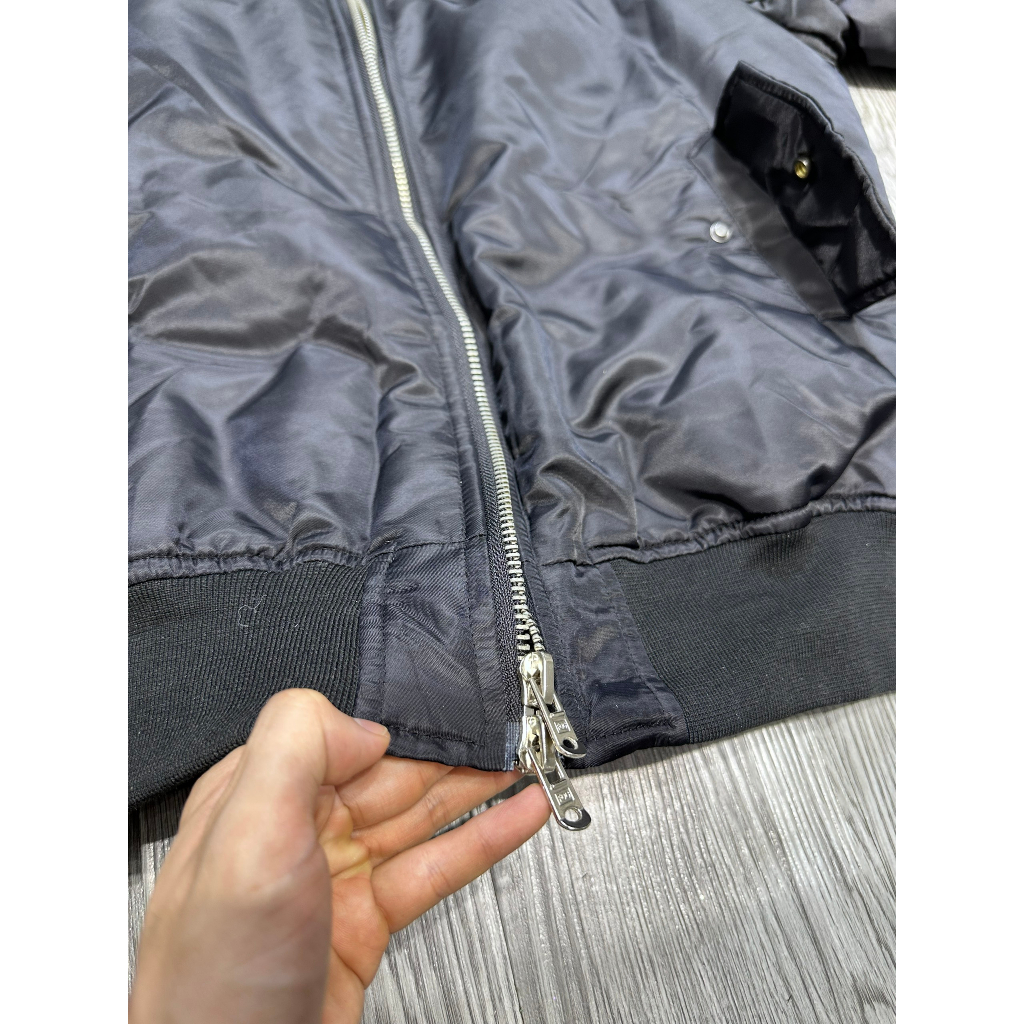 Áo khoác Bomber essentilas trần bông màu đen , bản 2 khoá zip