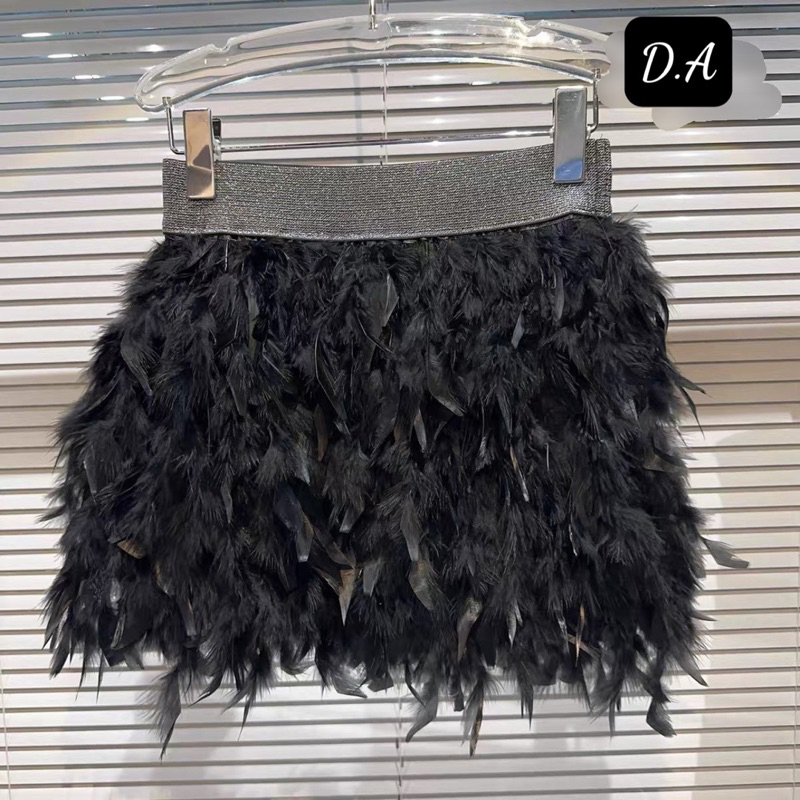 Chân váy lông vũ phối đồ siêu chảnh