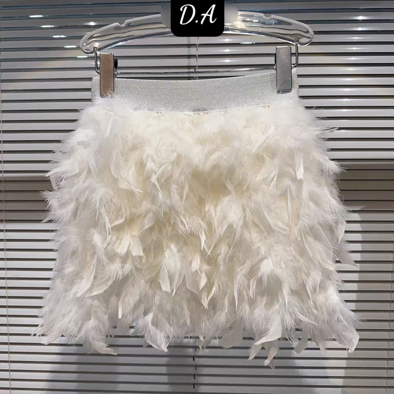 Chân váy lông vũ phối đồ siêu chảnh