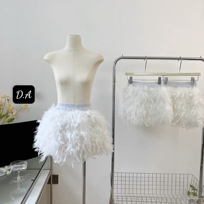 Chân váy lông vũ phối đồ siêu chảnh