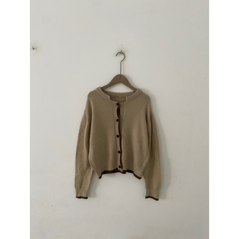 Áo len cardigan nâu be basic