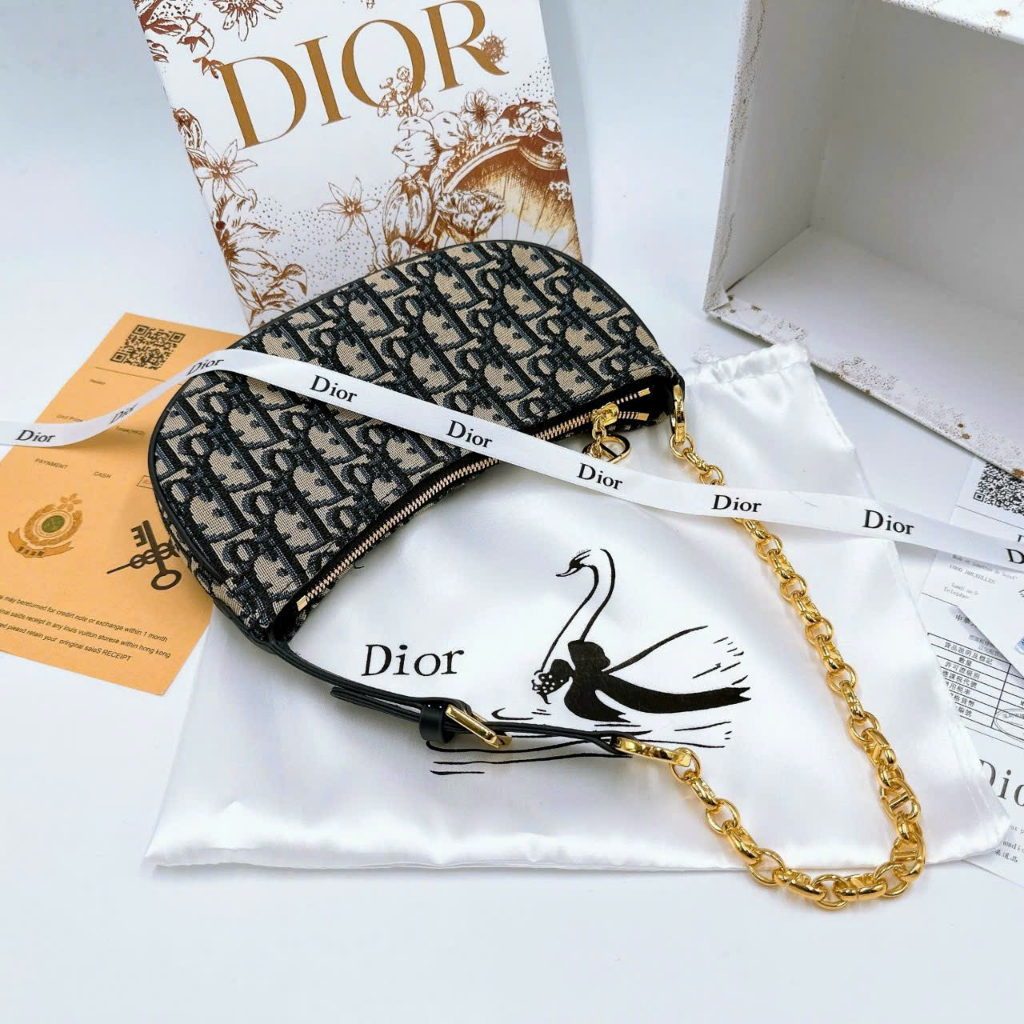 Túi CD Kẹo Nách họa tiết chữ D kèm Dây đeo bản to Size 21cm 101Hg