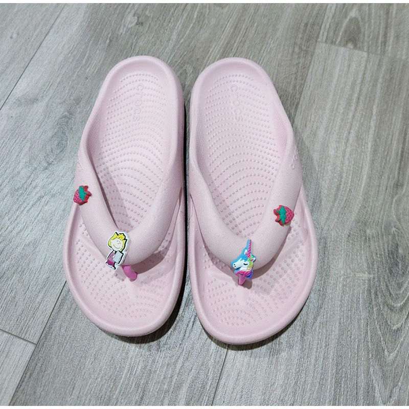 SỤC CROCS MELLOW XỎ NGÓN ÊM CHÂN .