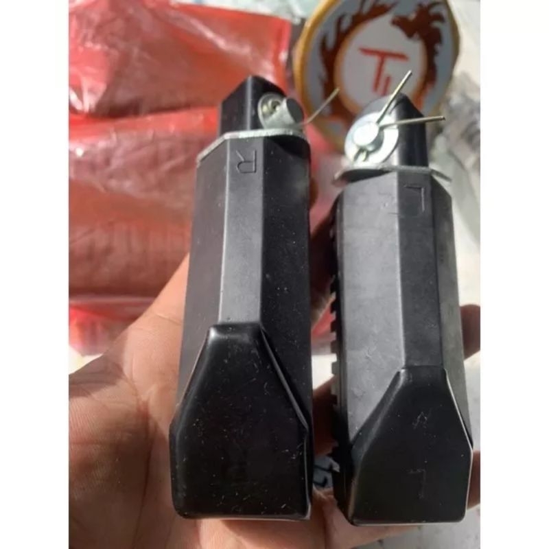 Cao su gác chân trước - sau sirius