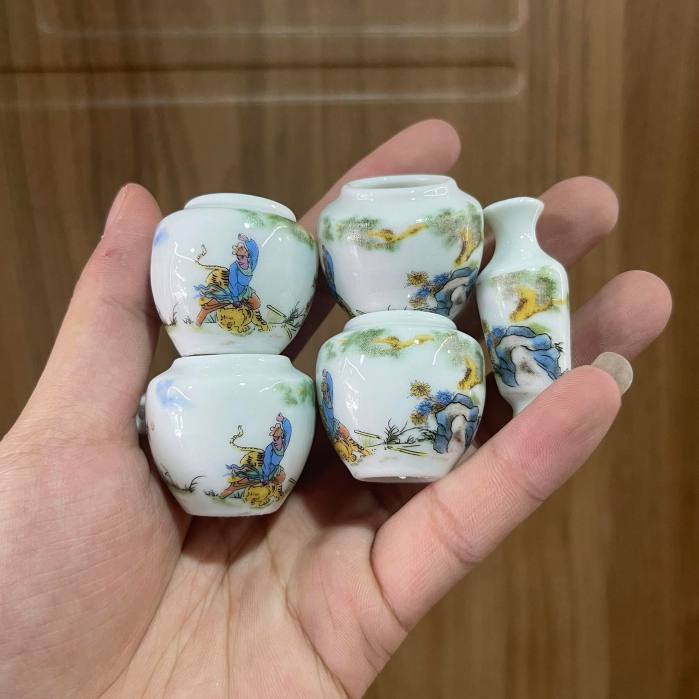 Cóng sứ chim khuyên , hút mật hàng decal tàu gắn kèm tai 1.2cm cho lồng khuyên