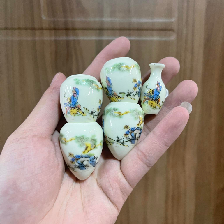 Cóng sứ chim khuyên , hút mật hàng decal tàu gắn kèm tai 1.2cm cho lồng khuyên