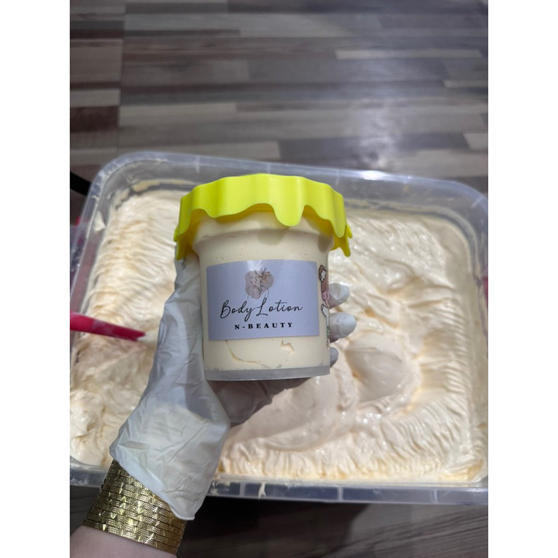 KEM BODY LOTION DƯỠNG ẨM VÀ LÀM SÁNG DA HỦ 500GR