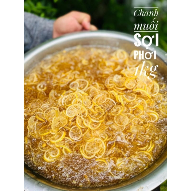 Chanh muối sợi phơi