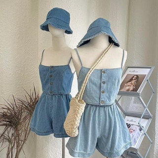 Sét Áo  hai dây nữ cúc ngực mix quần sooc ống rộng chất jeans mềm. Sét Áo QCCC trẻ trung.