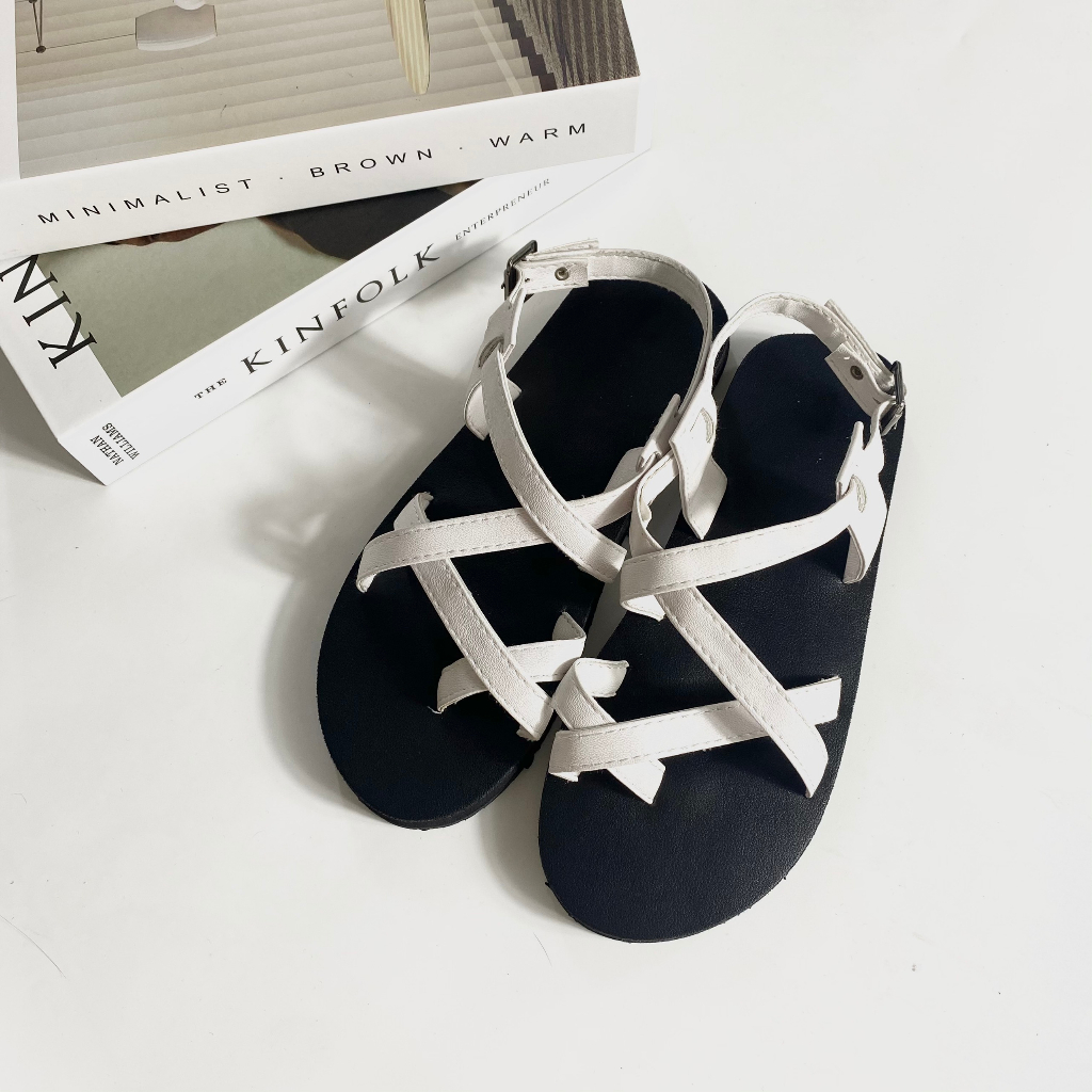 Sandal nhiều dây trắng