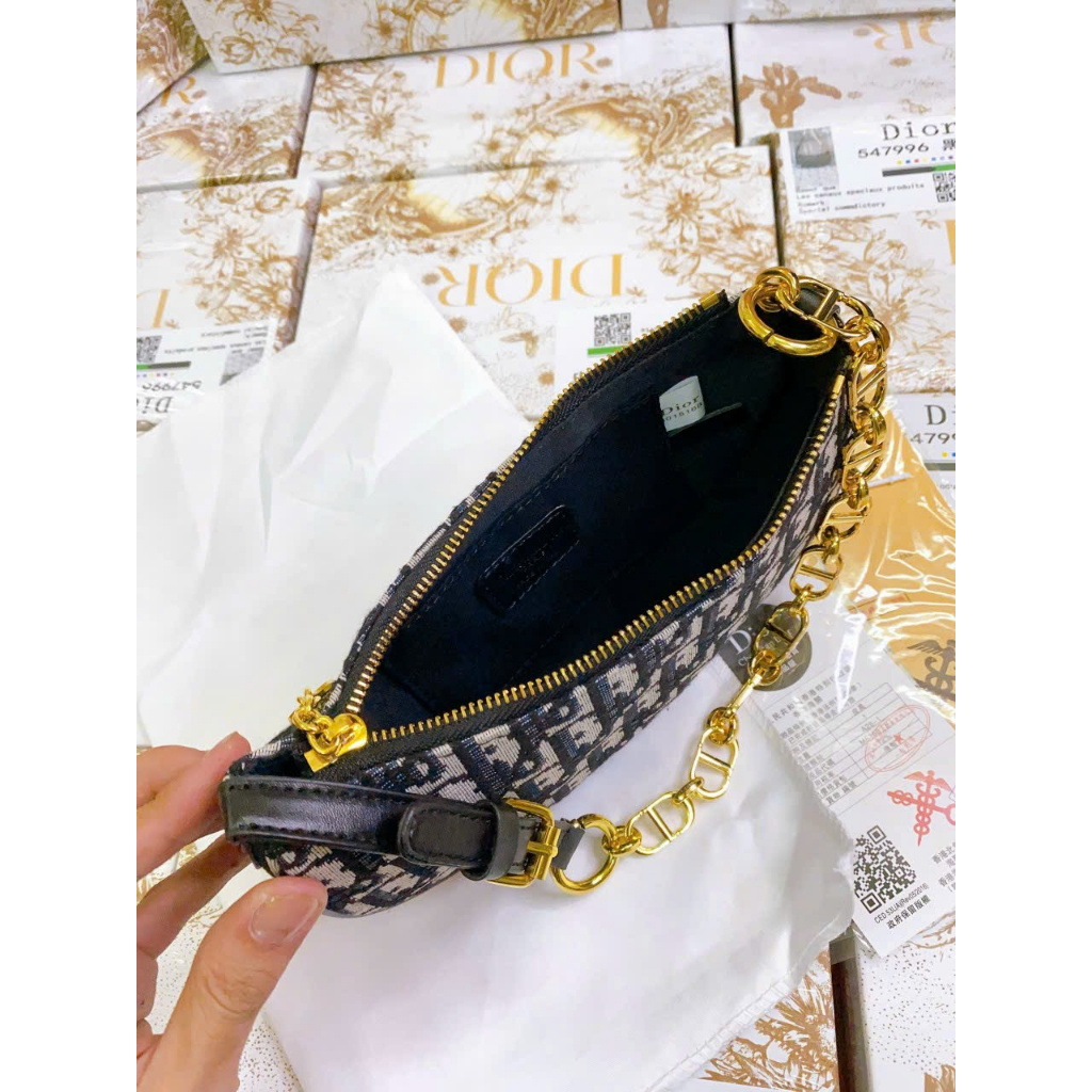 Túi CD Kẹo Nách họa tiết chữ D kèm Dây đeo bản to Size 21cm 101Hg