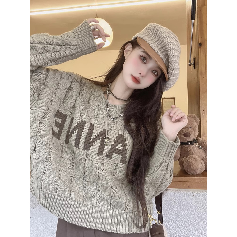 Áo len nữ ganne cổ tròn pom rộng dày dặn len sợi móc