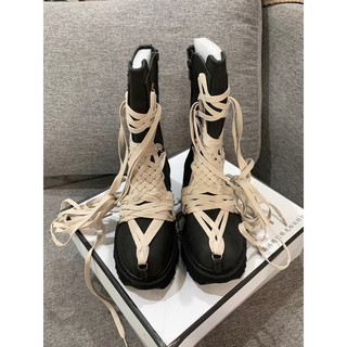 Giày boots nữ đế bằng phong cách GOTHIC