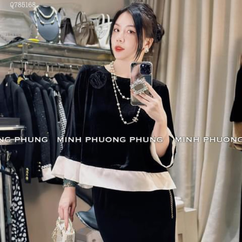 Áo nhung hoa lệch pha gấu kèm hoa