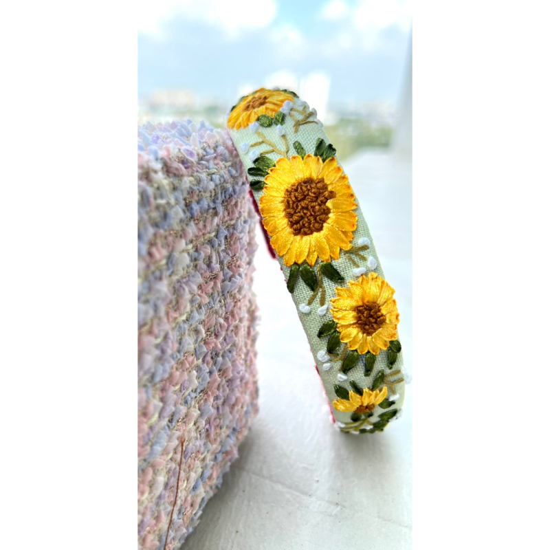 Cài tóc xanh bơ thêu hoa hướng dương Handmade by Chang