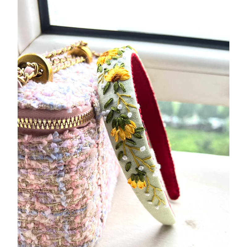 Cài tóc xanh bơ thêu hoa hướng dương Handmade by Chang