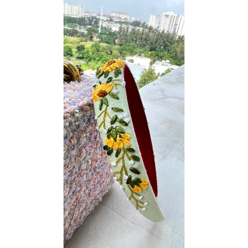 Cài tóc xanh bơ thêu hoa hướng dương Handmade by Chang