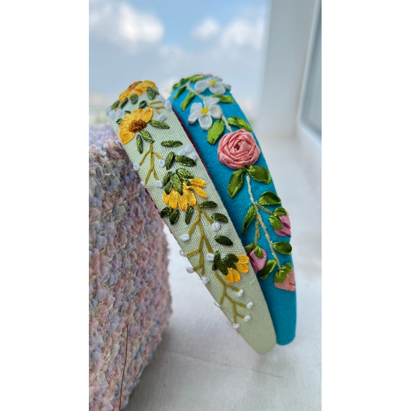 Cài tóc xanh bơ thêu hoa hướng dương Handmade by Chang