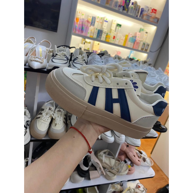 Giày nữ đế bằng 3 vạch siêu êm siêu nhẹ đơn giản dễ phối