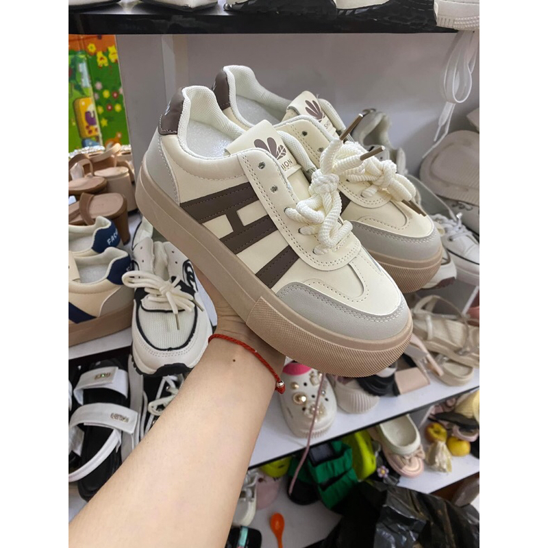 Giày nữ đế bằng 3 vạch siêu êm siêu nhẹ đơn giản dễ phối