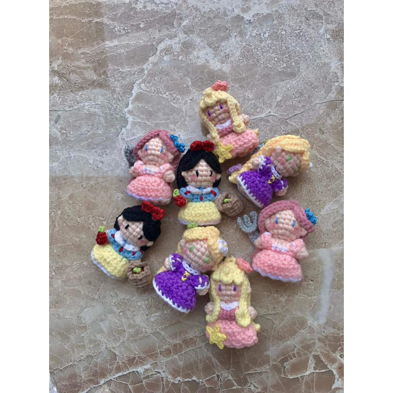 Móc khoá len công chúa Disney