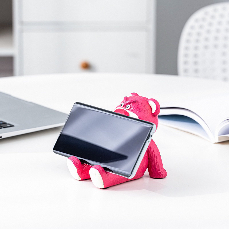 Giá Đỡ Điện Thoại Để Bàn Hình Chú Gấu Và Dâu Tây Dễ Thương