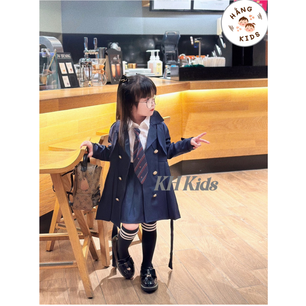 SET 4 chi tiết: áo măng tô, áo sơ mi, váy, cà vạt 2 màu cho bé đi chơi, đi học cá tính