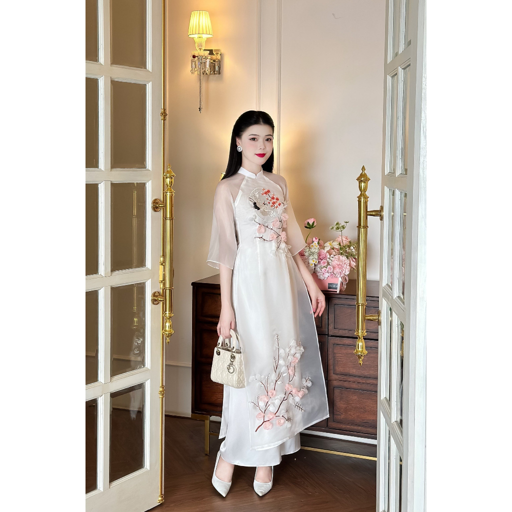 Áo dài cách tân Uyển Đào vải tơ Organza đính kết cao cấp by Lucci.Design