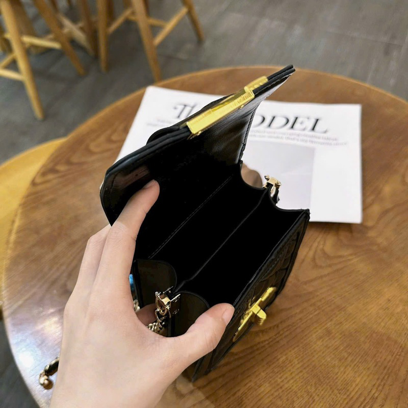 Túi Đeo Chéo Hình Thoi Phối Dây Đeo Sợi Xích Thời Trang 2023 Cho Nữ