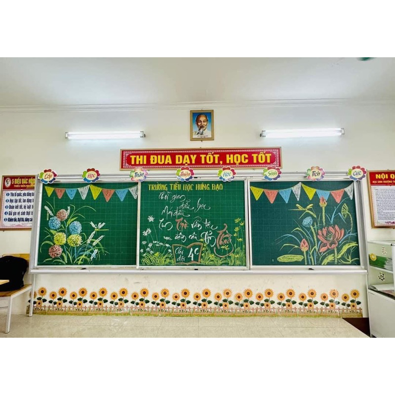 Hoa trang trí chân bảng