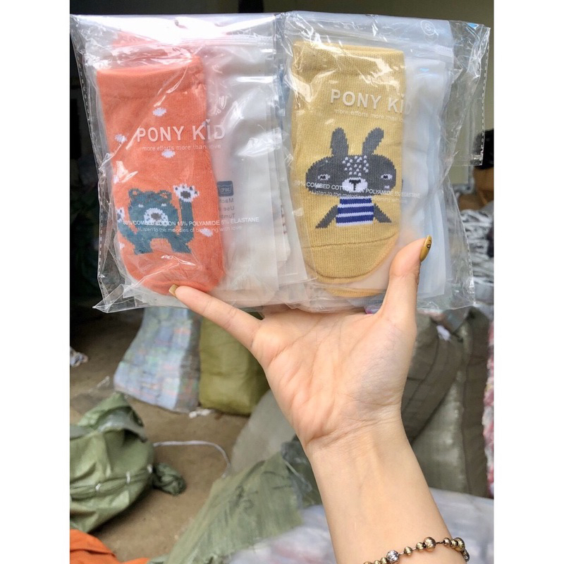1 đôi tất pony dày ấm có trống trơn trượt