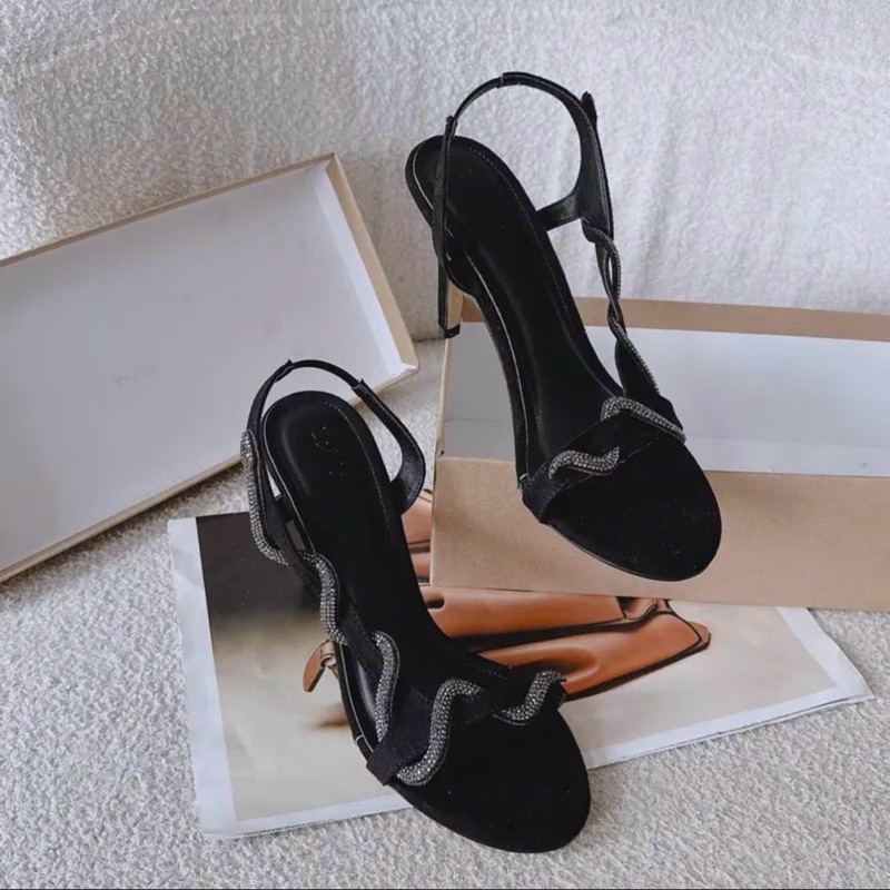 GIÀY SSANDAL GÓT ĐÁ LẮC RẮN 😍