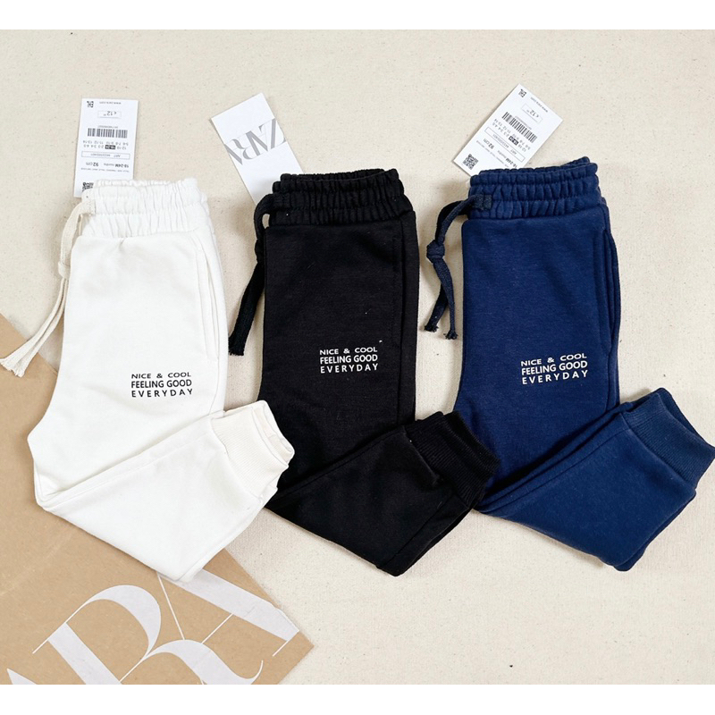 Set 3 quần dài mix màu cạp chun bo gấu thu đông bé trai bé gái  đang chuẩn basic có giãn xịn sò màu đen, xanh, trắng