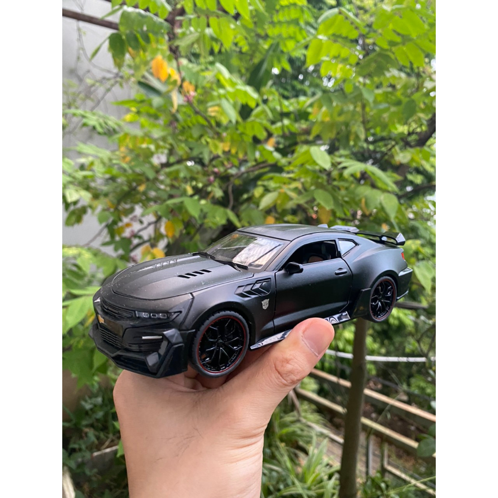 Mô hình kim loại xe ô tô Camaro Chevrolet tỉ lệ 1:24 có đèn và âm thanh