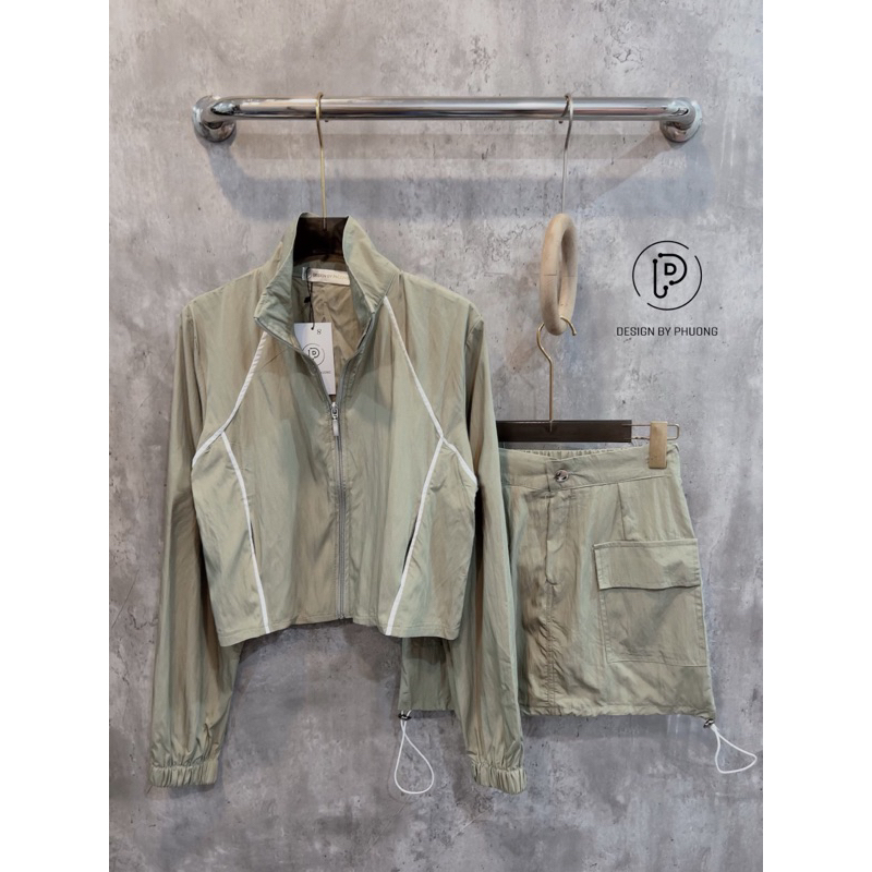 SET CHÂN VÁY NGẮN ÁO KHOÁC GIÓ VIỀN TAY DÀI