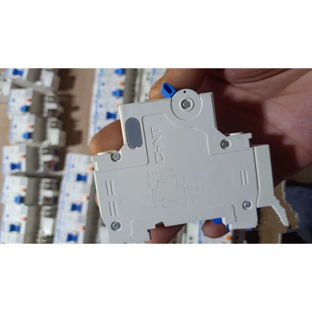 Aptomat chống rò - chống giật  tháo tủ điện nội địa Trung Quốc CHint RCBO 1P+N, Bh 1 đổi 1, ZALO 0909306149 gửi hình