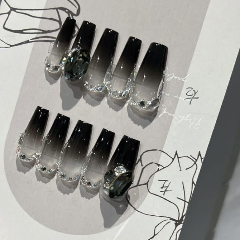 Nail box thiết kế làm ombre đen-những mẫu nail làm ombre đen