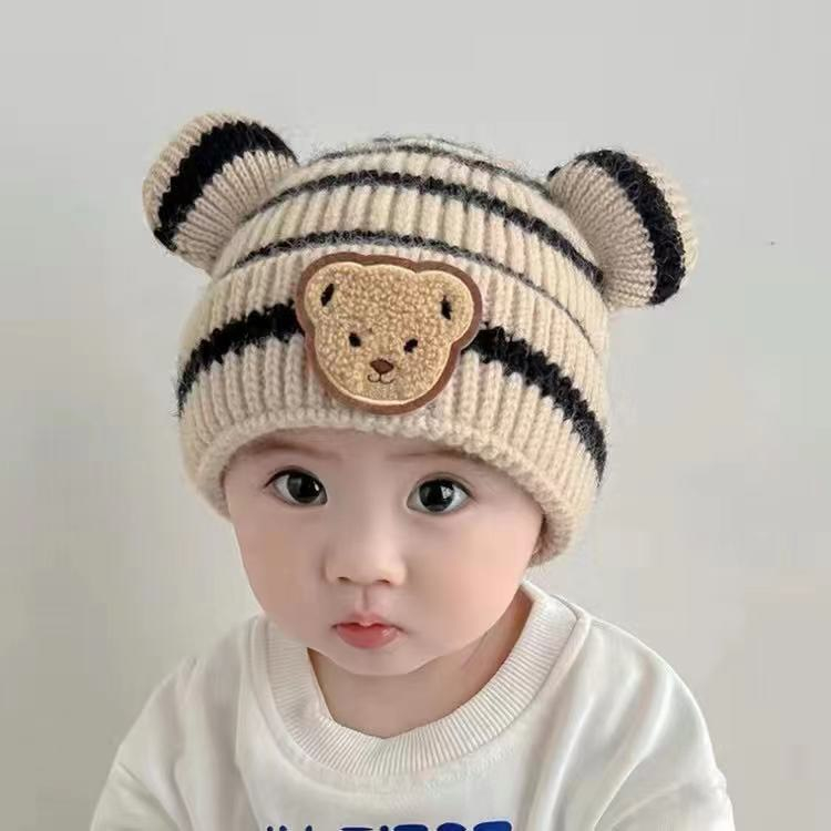 Mũ len Hàn Quốc phối kẻ đính hình gấu dày dặn ấm áp cho bé yêu