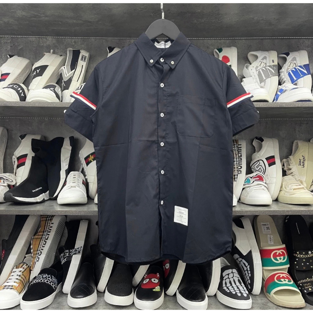 Áo Sơ Mi Thom Browne Trắng Ngắn Tay Vải Cotton Lụa Cao Cấp Mẫu Hot 2023